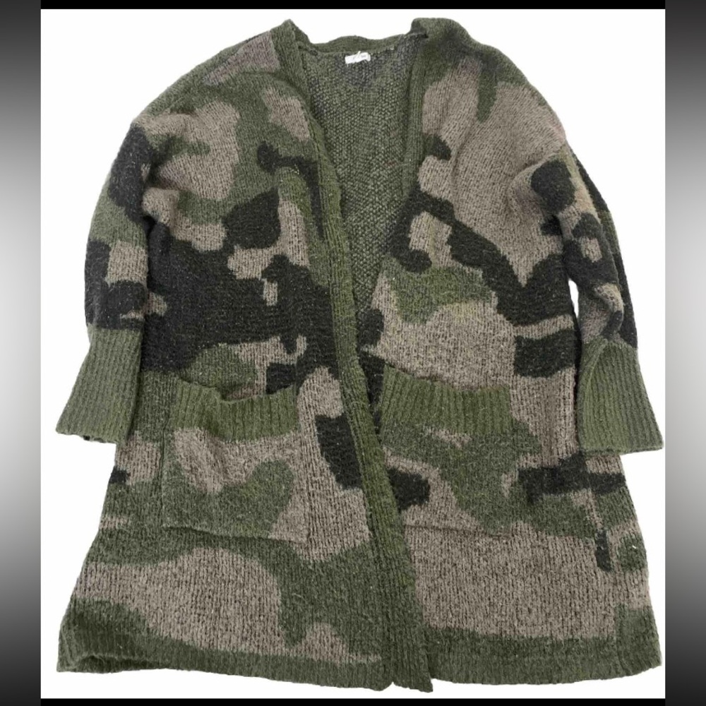 Maurices 3x Open Front Cardigan Sweater Camo Print